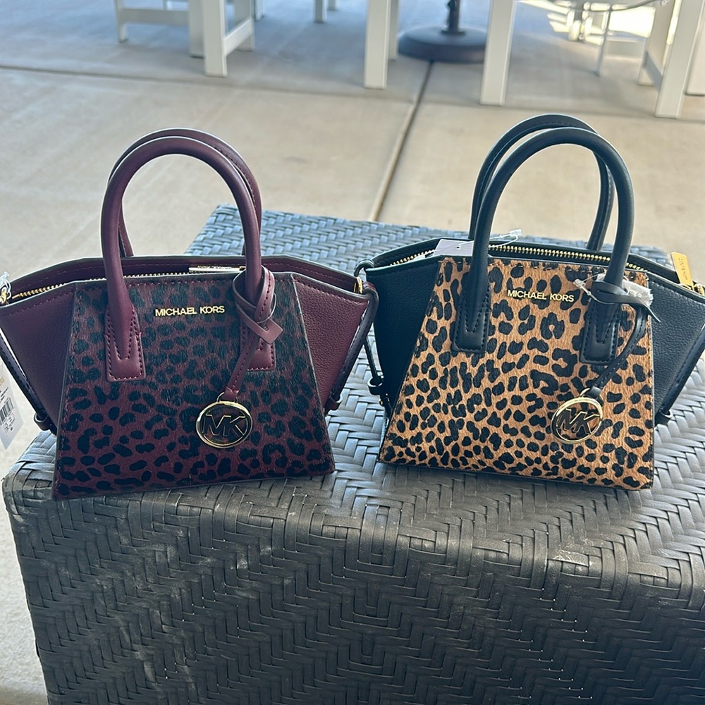 BRAND NEW LEATHER MICHAEL KORS EXTRA SMALL SATCHEL CROSSBODY MAROON COLOR!